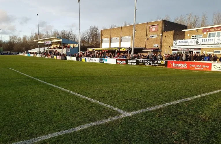 Các khán đài của sân Mariners Park nhìn từ phía sân