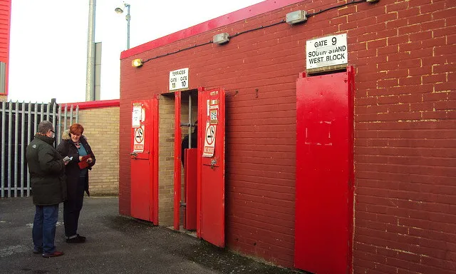 Cổng vào (Turnstiles) sân vận động Victoria Road, Dagenham