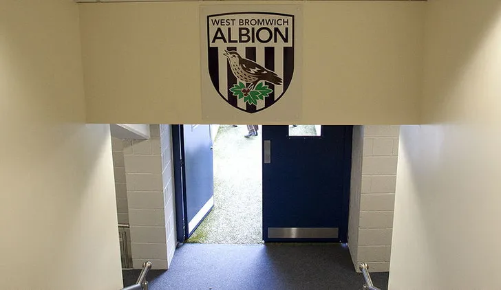 Cửa ra sân của cầu thủ West Bromwich Albion, biểu tượng của sự chuẩn bị cho trận đấu