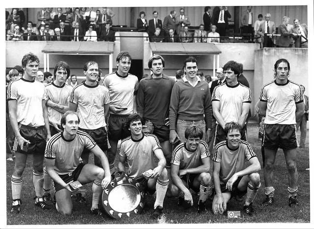 Đội hình Wycombe Wanderers trong thập niên 1980, một phần ký ức hào hùng của câu lạc bộ.
