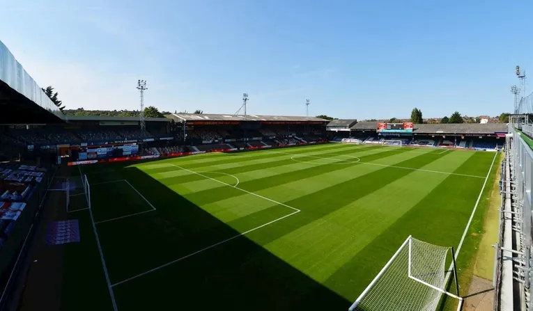 Góc nhìn từ khán đài sân Kenilworth Road, nơi diễn ra các trận đấu kịch tính của Luton Town