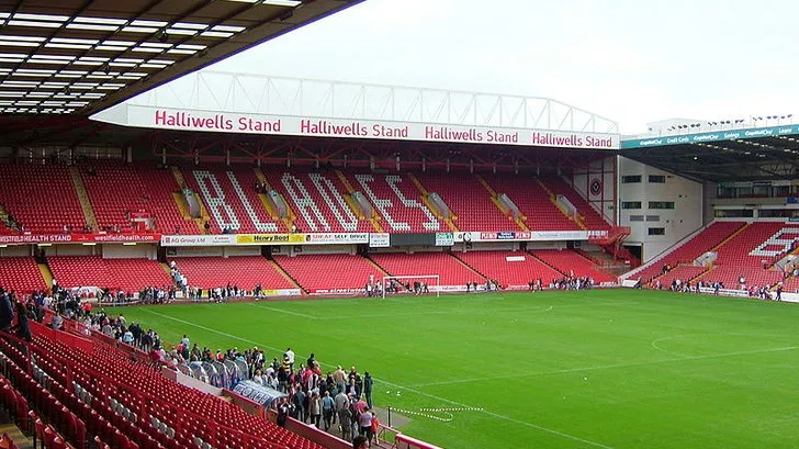 Góc nhìn từ khán đài tại sân Bramall Lane