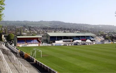 Hình ảnh toàn cảnh sân vận động Twerton Park, sân nhà của Bath City FC