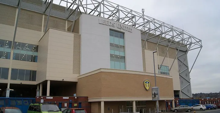 Khán đài East Stand hùng vĩ tại Elland Road