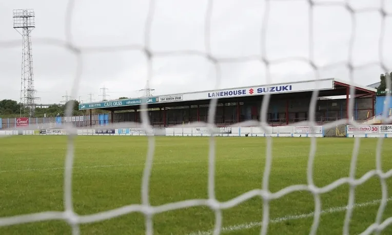 Khán đài Tony Hobson Stand, một trong những khu vực chính tại sân Bob Lucas của Weymouth FC
