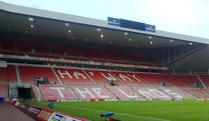 Khán đài với khẩu hiệu &quot;Ha'way the lads&quot; tại Stadium of Light