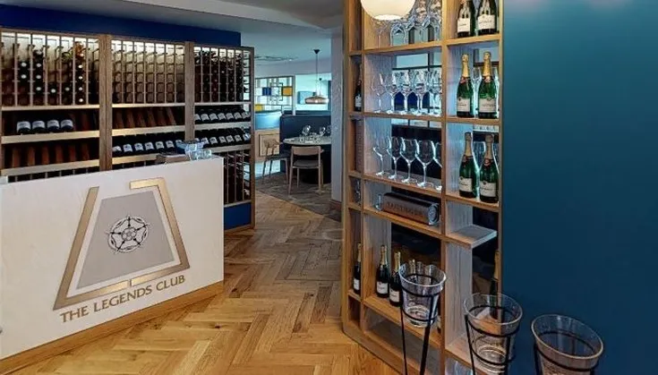 Khu vực dịch vụ khách sạn VIP tại sân Elland Road