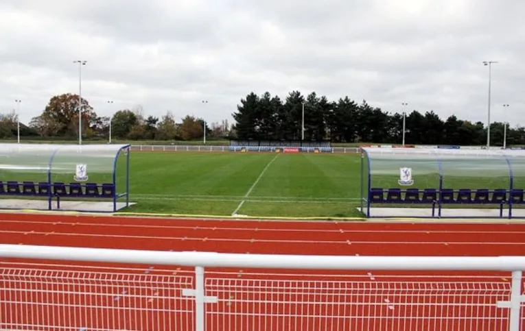 Khu vực ghế dự bị Queen Elizabeth II Stadium