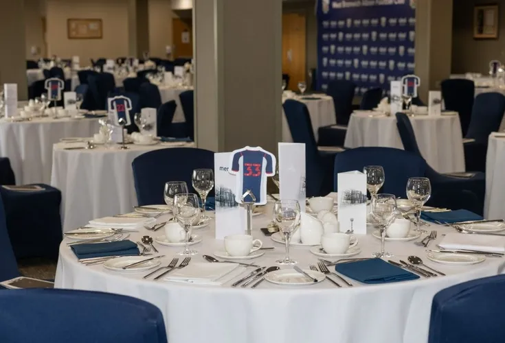 Khu vực sảnh tiếp đón của The Hawthorns, thể hiện sự sang trọng và tiện nghi