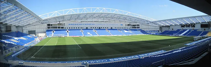 Khung cảnh từ khán đài The Amex, nơi người hâm mộ Brighton cổ vũ