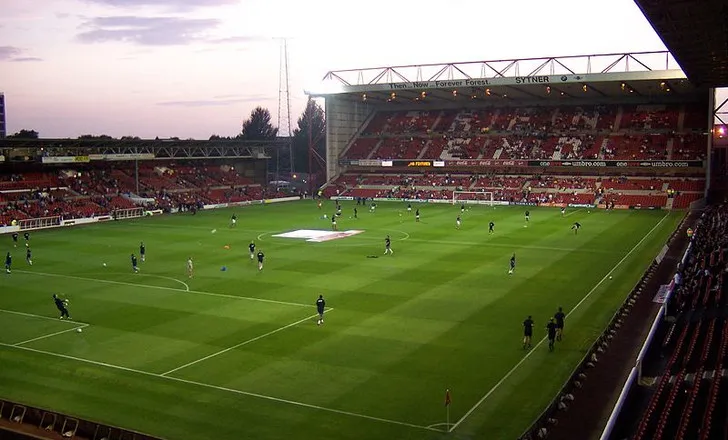 Khung cảnh từ khán đài The City Ground