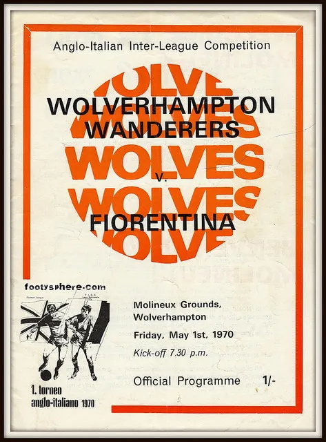 Logo chính thức của câu lạc bộ Wolverhampton Wanderers FC, biểu tượng &quot;Bầy Sói&quot;.