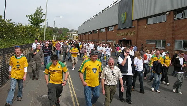 Người hâm mộ Norwich City háo hức tiến về sân Carrow Road trong ngày thi đấu