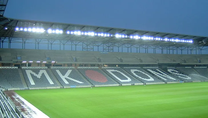 Sân vận động MK Dons trong một trận đấu