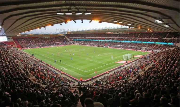 Sân vận động Riverside Middlesbrough vào ngày có trận đấu