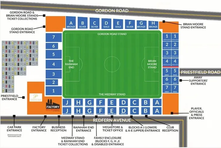 Sơ đồ tổng thể sân vận động Priestfield, hiển thị vị trí các khán đài và lối vào dành cho cổ động viên.
