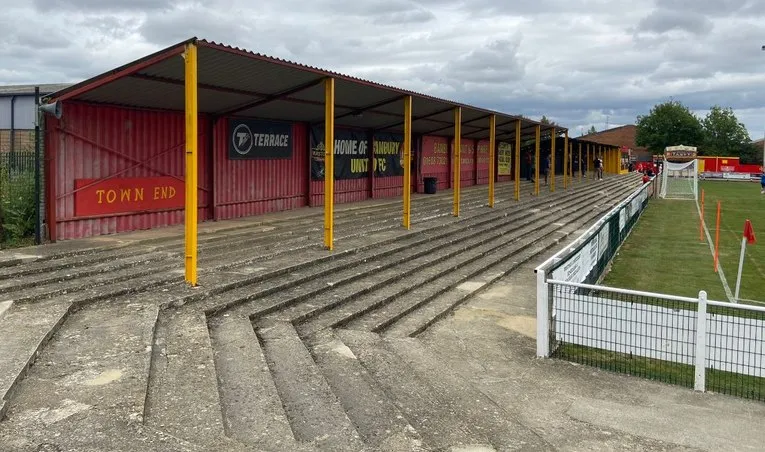 Spencer Stadium với khán đài đứng Town End