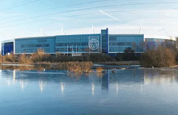Toàn cảnh mặt ngoài sân vận động King Power, thánh địa của Leicester City