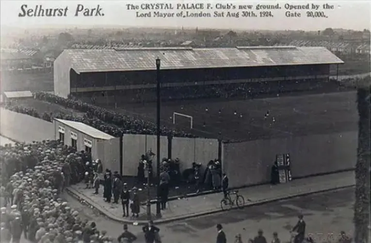 Toàn cảnh sân Selhurst Park trong những năm đầu lịch sử