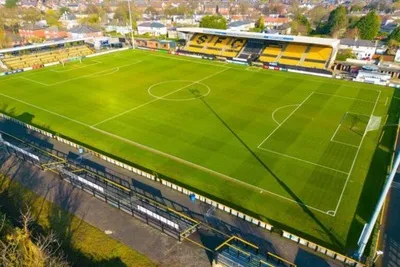 Toàn cảnh sân vận động Haig Avenue, sân nhà của Southport FC với kiến trúc cổ kính.
