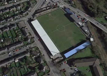 Toàn cảnh sân vận động Moss Rose, biểu tượng lịch sử của CLB Macclesfield Town tại Cheshire