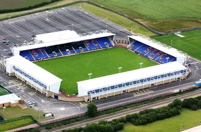 Toàn cảnh sân vận động New Meadow Shrewsbury Town từ trên cao