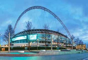 Toàn cảnh Sân vận động Wembley tráng lệ với Vòm cung biểu tượng