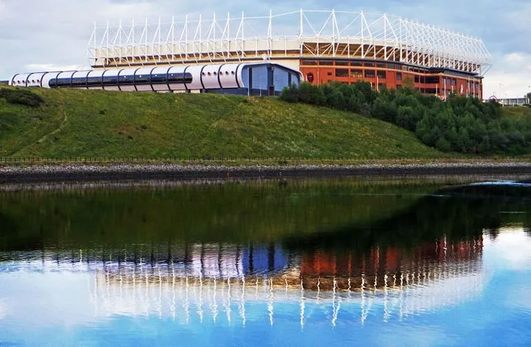 Toàn cảnh Stadium of Light bên bờ sông Wear, Sunderland