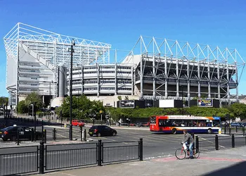 Tổng quan sân vận động St. James' Park nhìn từ trên cao, biểu tượng của thành phố Newcastle