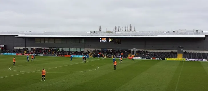 Trận đấu đáng nhớ Barnet FC giành chiến thắng 5-0 trước Welling United tại sân The Hive