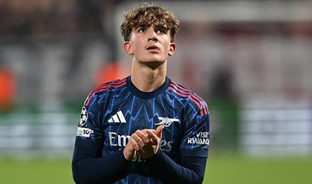 Max Dowman trở thành cầu thủ trẻ nhất ra sân ở Champions League khi khoác áo Arsenal.