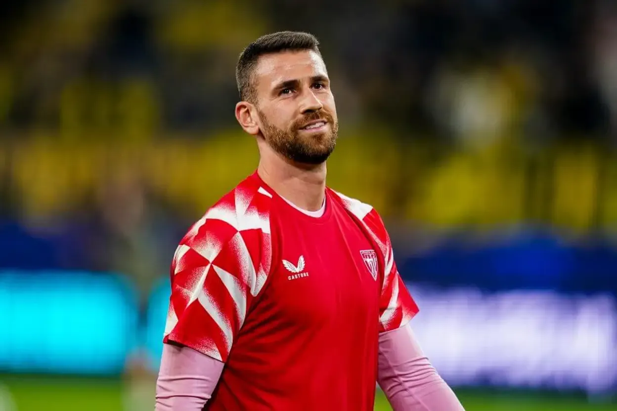 Thủ môn người Tây Ban Nha kháng đương lòng trung thành với Bilbao