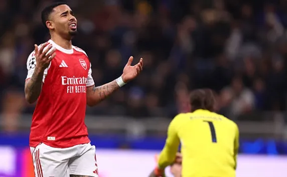 Gabriel Jesus ăn mừng sau khi ghi bàn tại San Siro