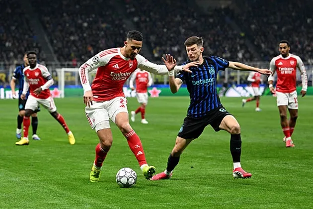 William Saliba cản phá